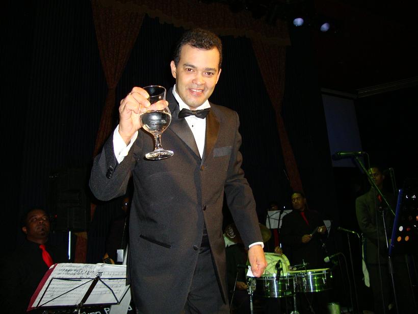 Alex Bueno: The Life, Music, and Legacy of the Dominican Singing Legend
