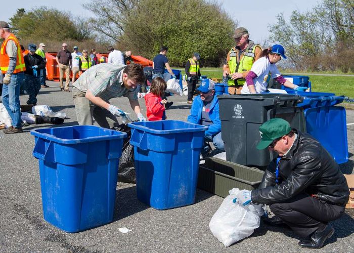 Is Dumpster Diving Legal? A Clear Guide to the Rules, Risks, and Local Laws