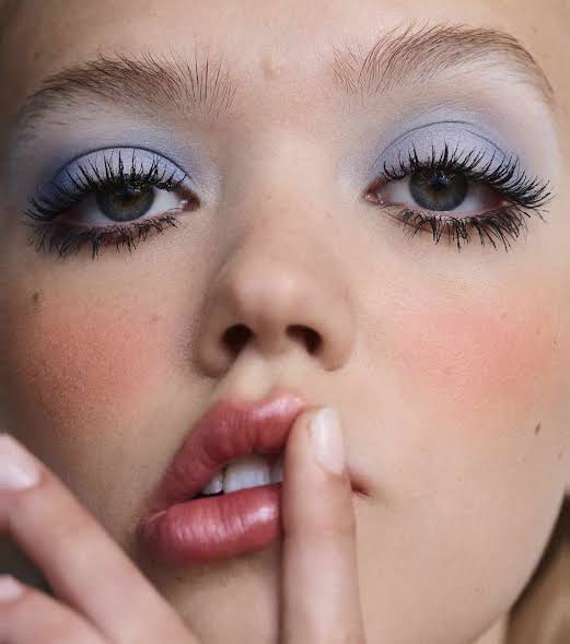 70s Makeup: The Complete Guide to Iconic 1970s Beauty Trends and How to Recreate Them Today